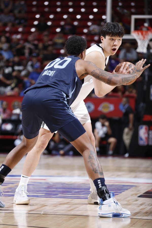 Team Note: Xia Lian has a few big guys who can pass the ball like Yang Hansen. Only Benxi has done it before