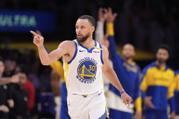 I haven t missed my studies during the holidays! Curry made 5 4% of 26 three-pointers and 2 of 3 shots and 11 points & hits but failed to stand firm in three points
