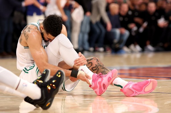 The remnant rabbit is recovering from injuries! Celtics demolish the team to cut spending. What is Brown + White + Simmons in the East?